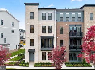 43312 Farringdon Sq #215, Ashburn, VA 20148