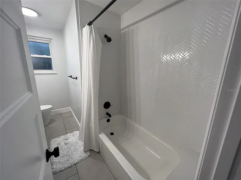 3745 SW 6th Pl — Photo 36