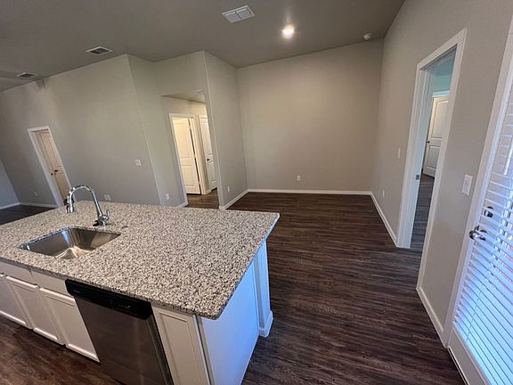 5th image of 2021 Kenwood Ave