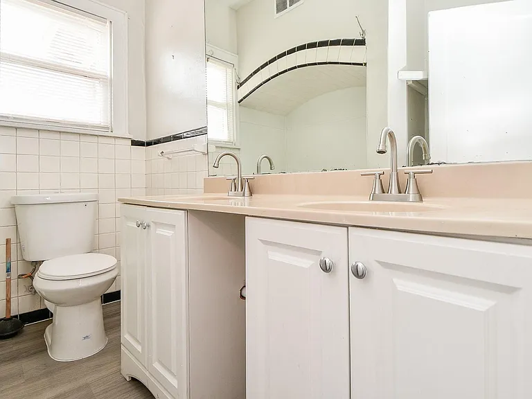 5049 Jefferson St #B — Photo 20