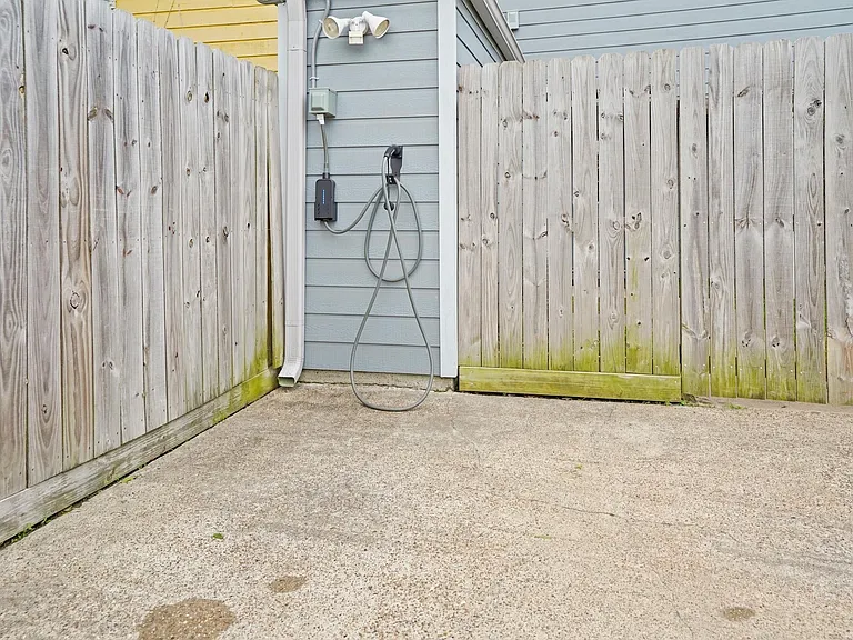207 Granberry St — Photo 18