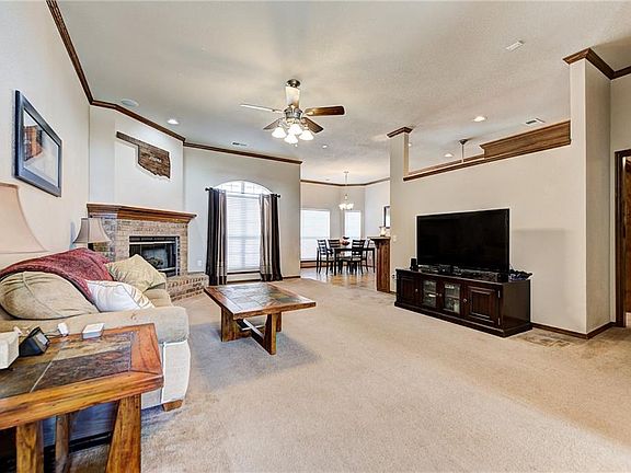 3rd image of 505 SW 161st St