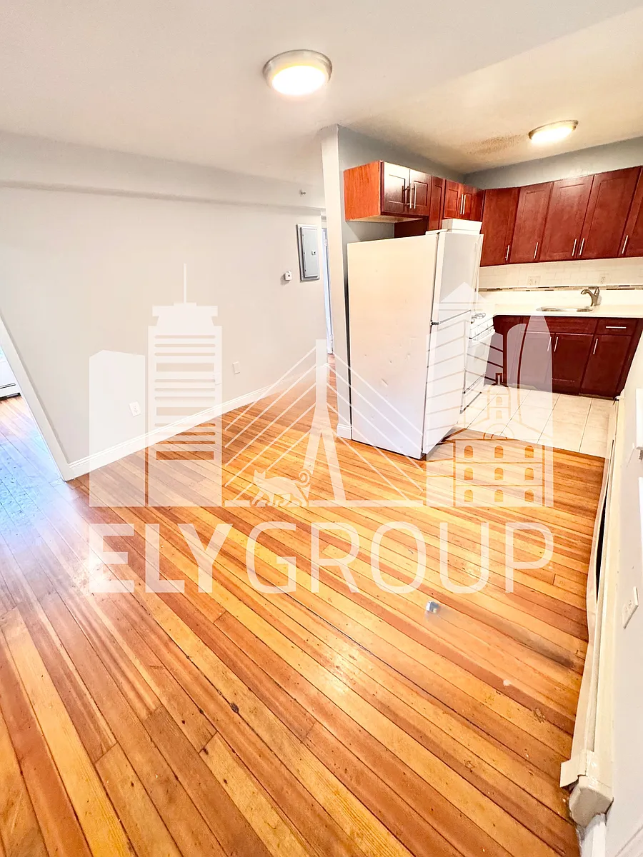 Building Photo - 110 Fayette St #2