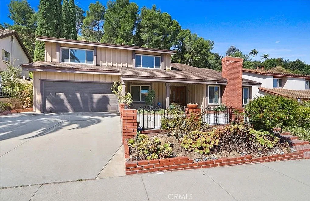 5 bed, 2780 sqft, $5,280 — Photo 2