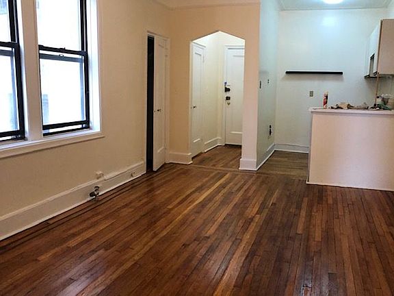 2nd image of 3146 45th St APT 1C