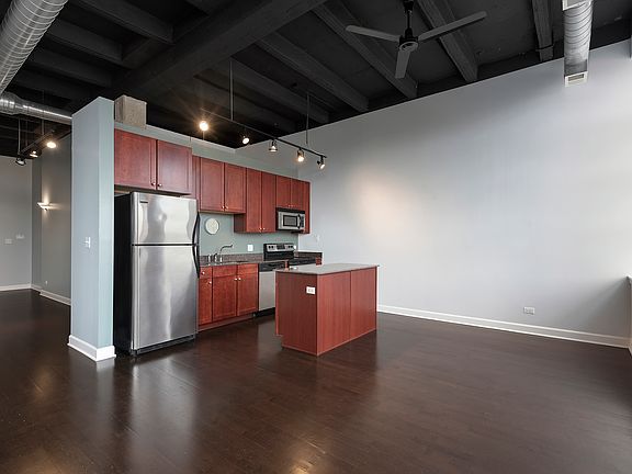 5th image of 4131 W Belmont Ave Unit 404