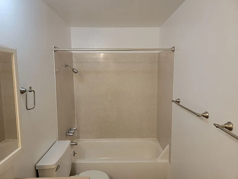 3151 N Shore Dr SE — Photo 9
