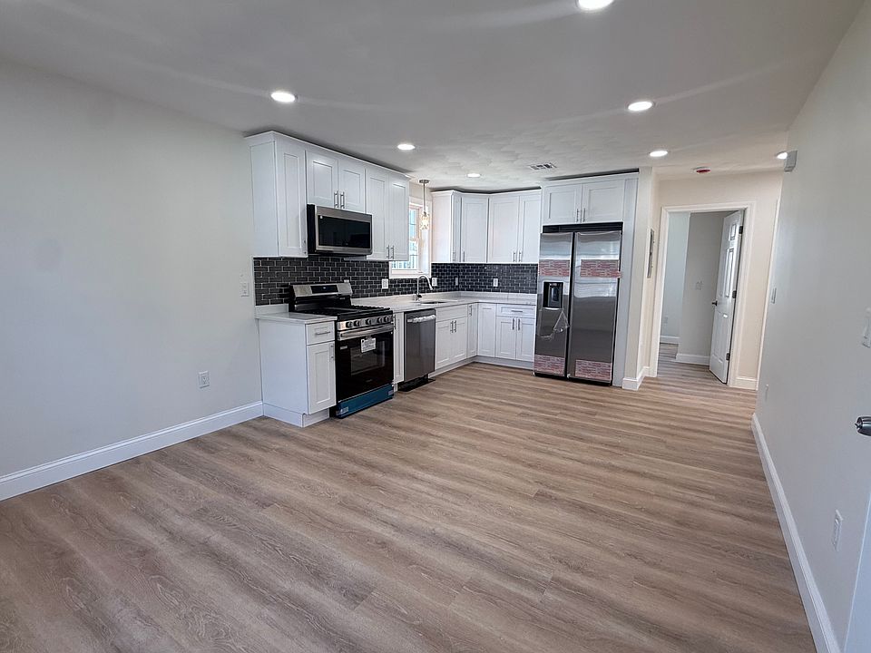 1st image of 12 Price St #1