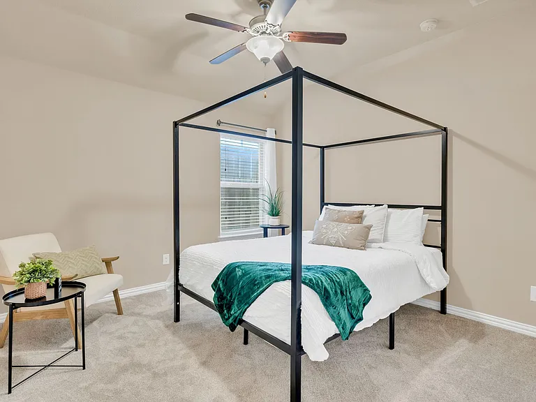 905 Avian Dr — Photo 18