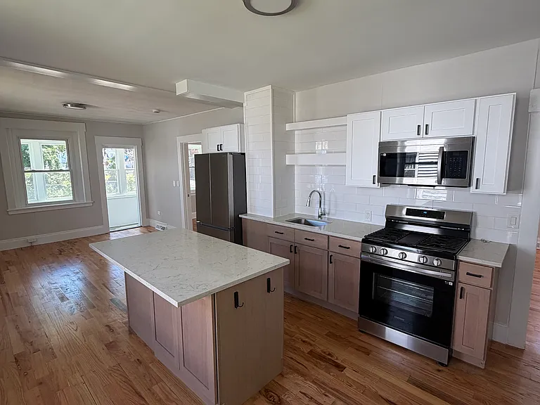 1 Webb St #1 — Photo 1