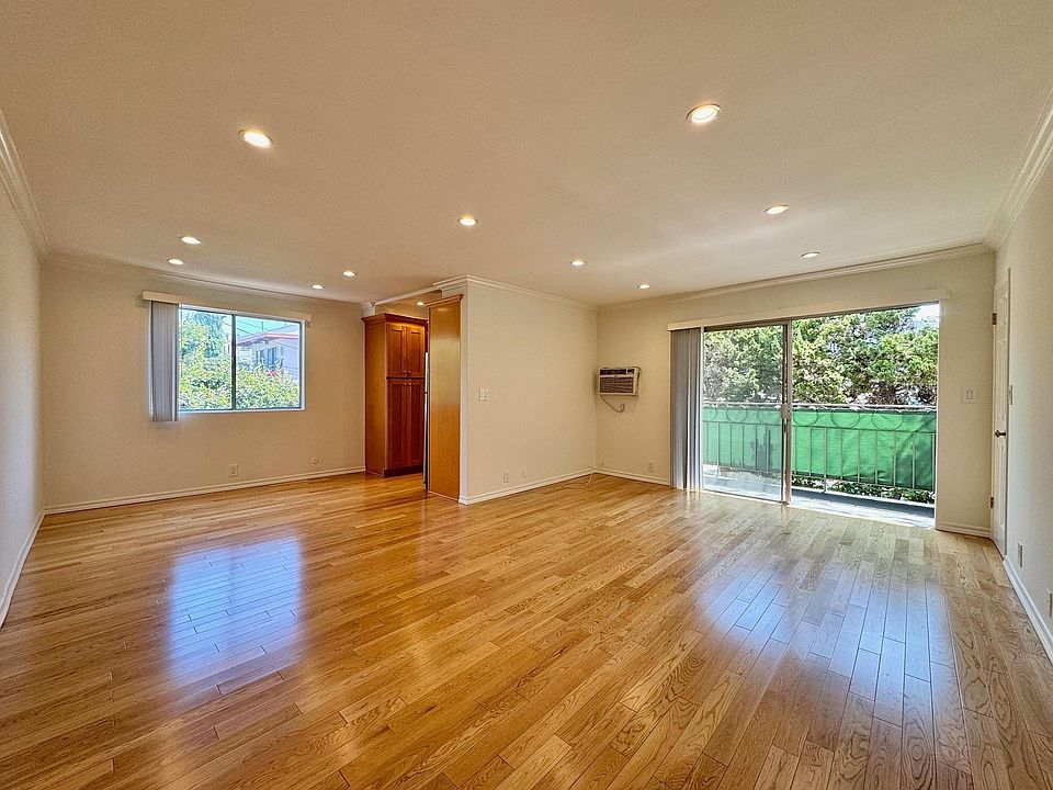 1st image of 8219 W Norton Ave #10