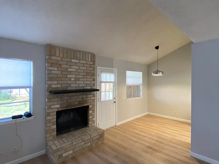 8812 Clearbrook Trl #B — Photo 7