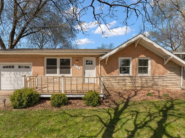 714 Sunset Dr, Kouts, IN 46347