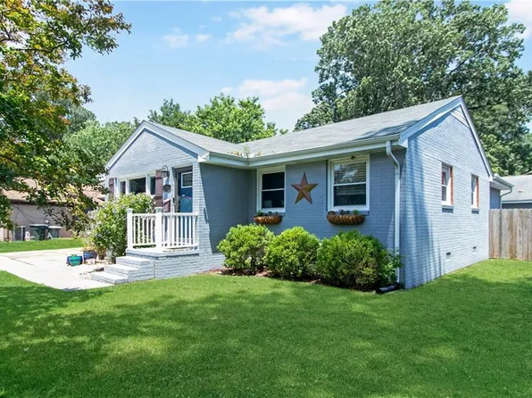 23 Fox Grove Dr, Hampton, VA 23664