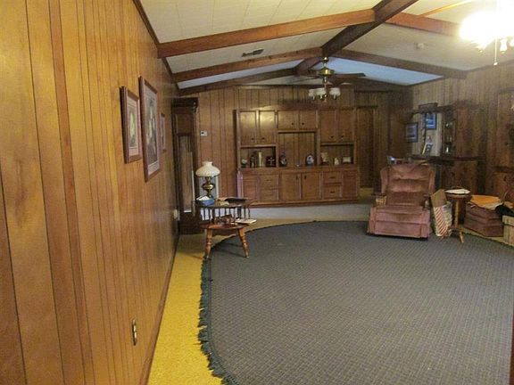 4th image of 1604 Glenmont Dr