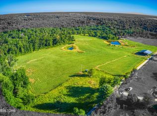 312 Ernie Hurst Rd, Deer Lodge, TN 37726