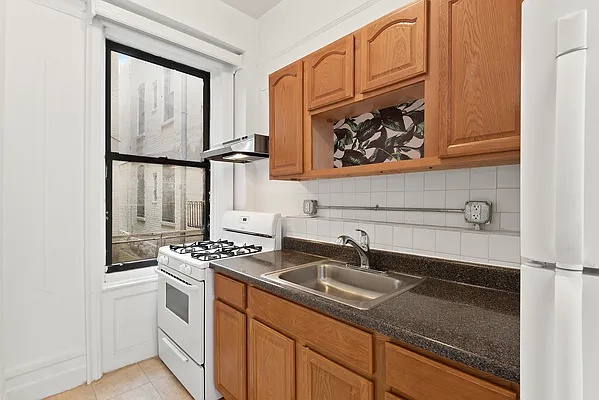 Rented by Compass | media 11