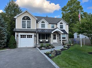 4 Harsen Rd, Tenafly, NJ 07670