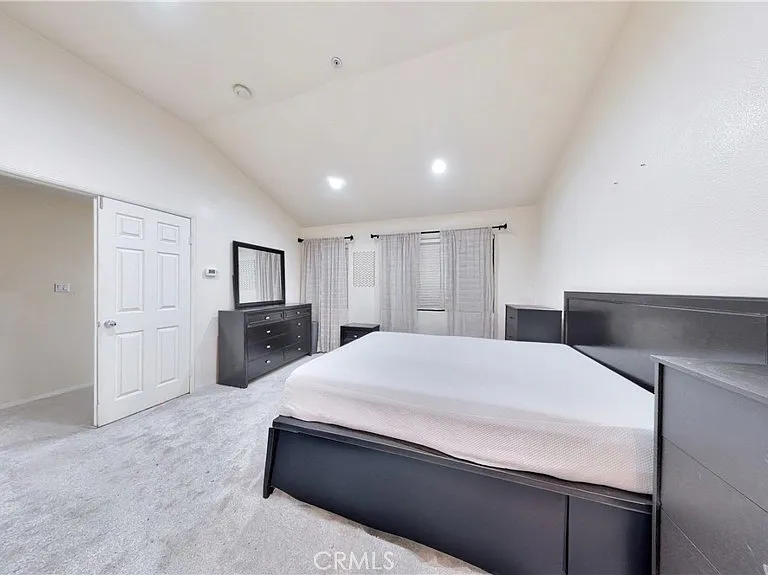 332 W Summerfield Cir — Photo 16