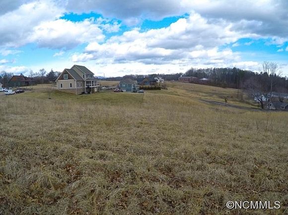 2nd image of 32 Carl Roberts Rd