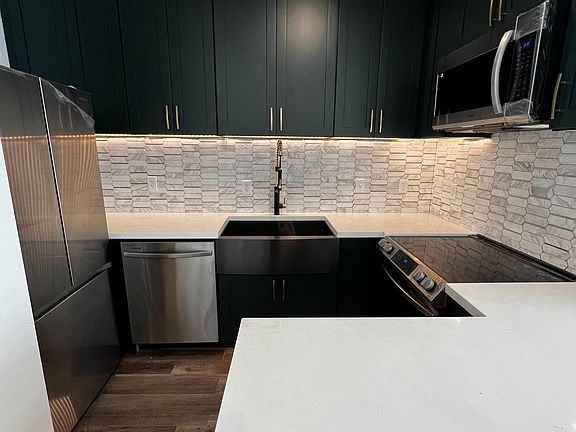 3rd image of 1330 Hawthorne Pl APT 1-B