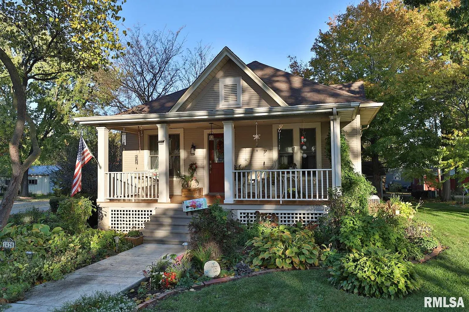 1428 N Logan St photo 1