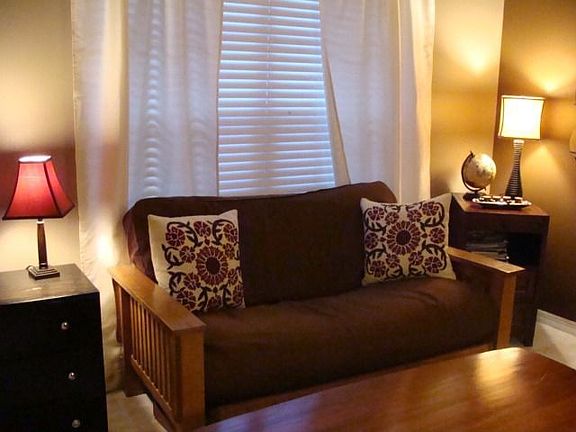 5th image of 180 Bluebrook Ct