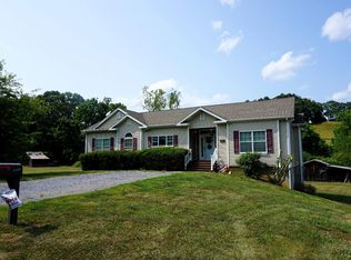 1121 Red Hill Rd, Big Island, VA 24526