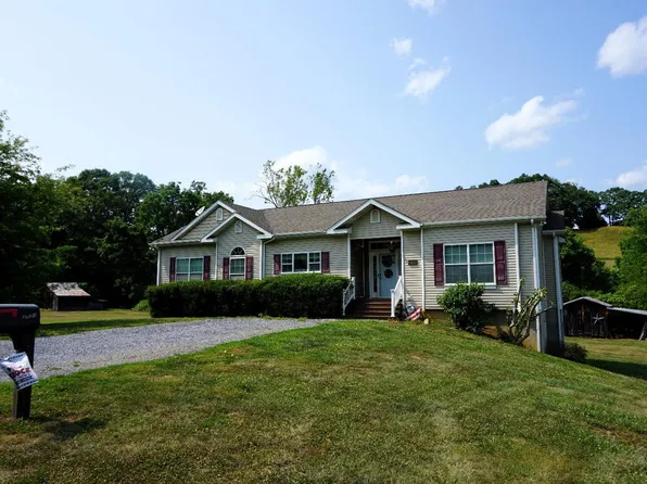 1121 Red Hill Rd, Big Island, VA 24526