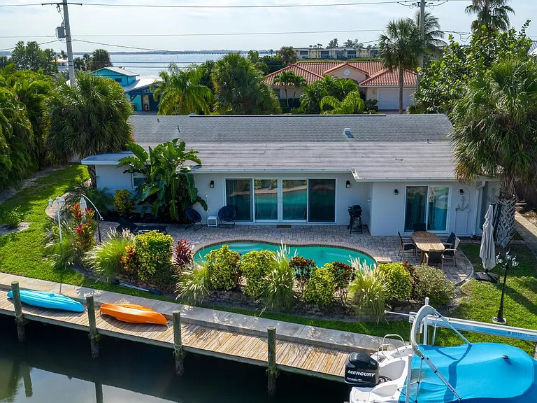 606 Key Royale Dr — Photo 29