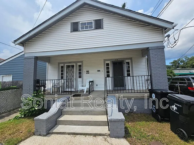 215 N Pierce St — Photo 1