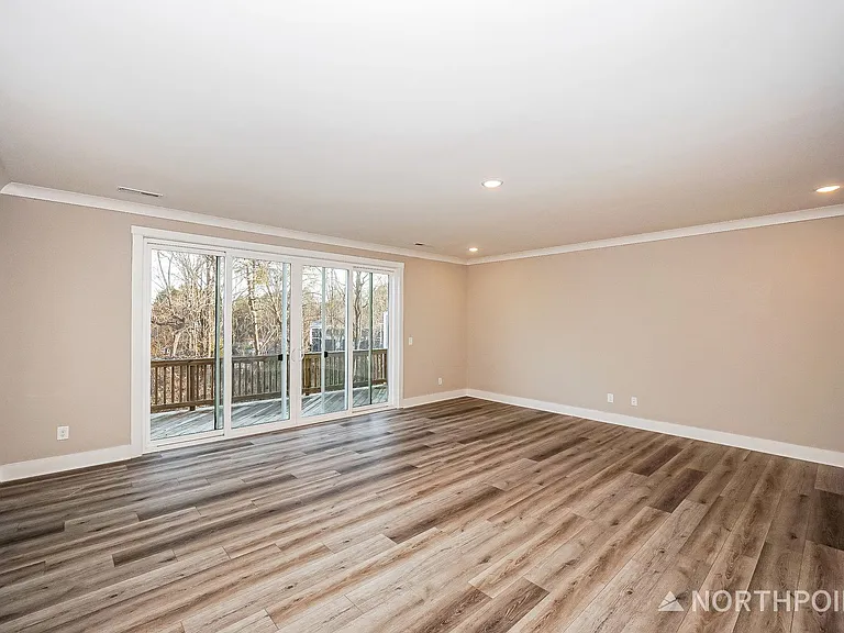 120 Glencoe Ln #103 — Photo 7