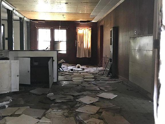 5th image of 812 S East St