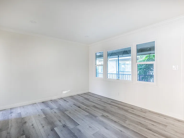4561 N Figueroa St #5 — Photo 3