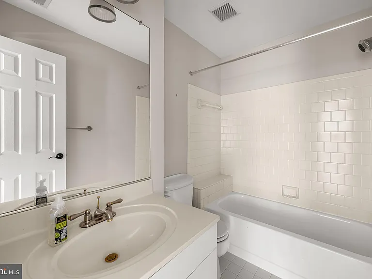 7648 Stony Creek Ln — Photo 17
