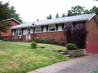 129 Colonial Village Dr, Pittsburgh, PA
