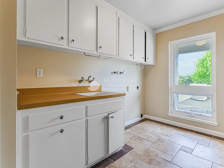 448 Fathom Dr — Photo 16