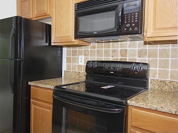 New appliances and granite countertop!