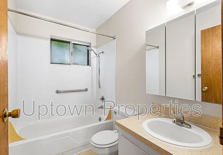 1508 SW Dewitt St #7 — Photo 15