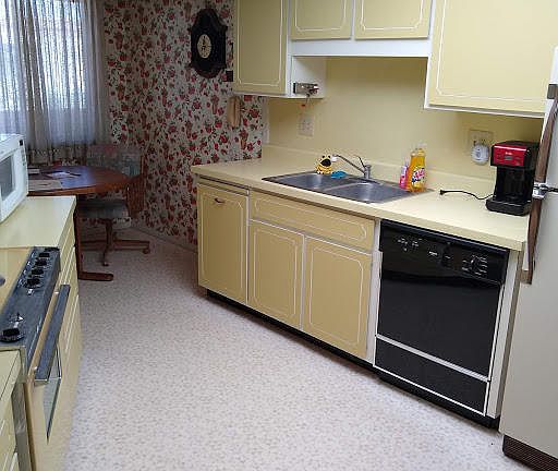 4th image of 10907 W Coggins Dr