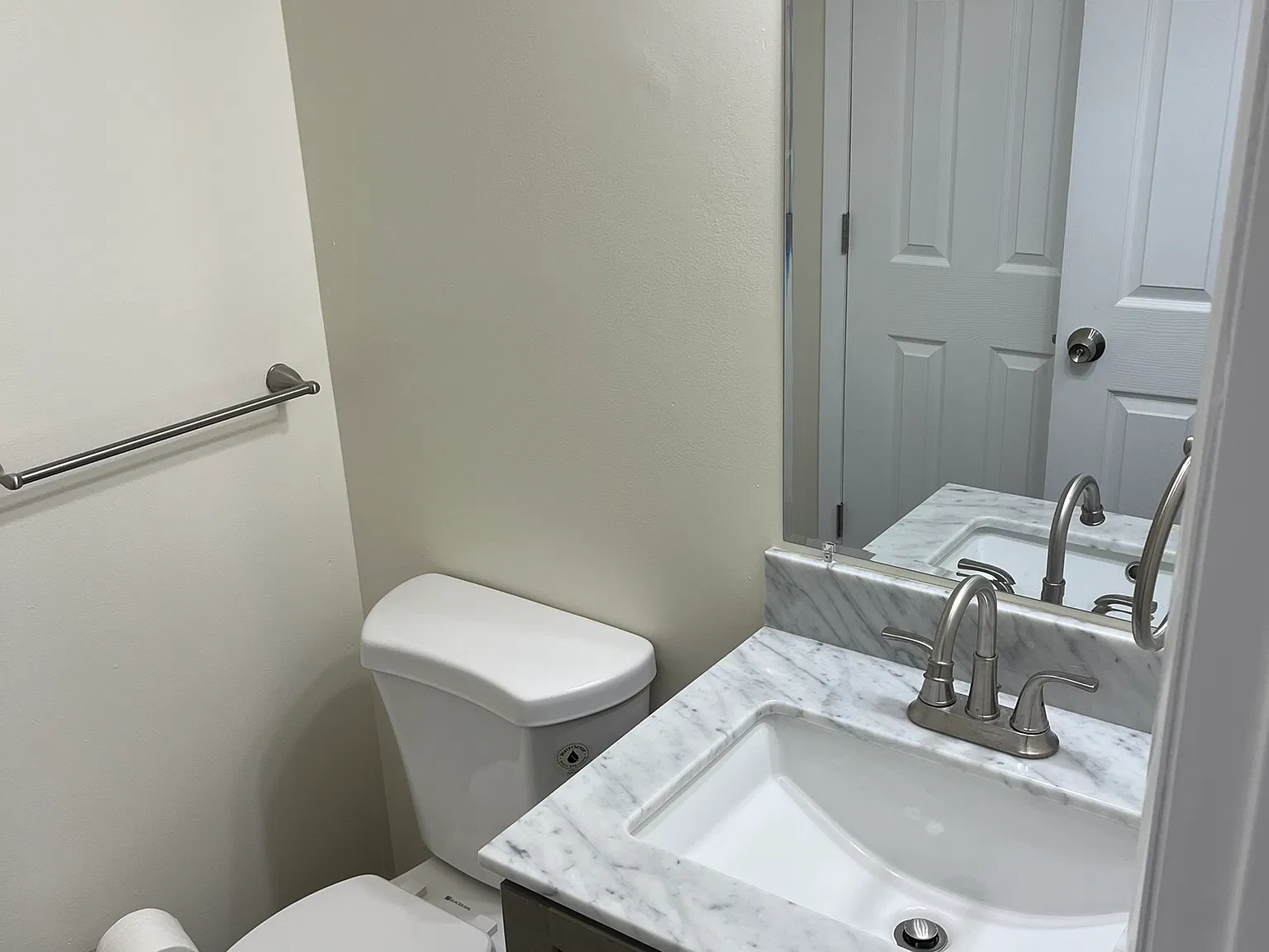 2 bed, 1.5 bath, 1200 sqft, $1,400 — Photo 3