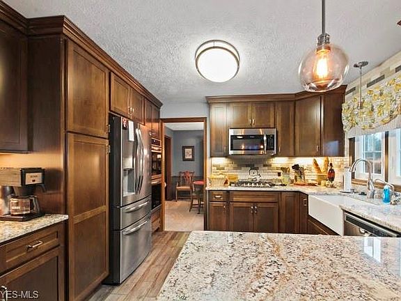 3rd image of 5657 Bonnell Dr