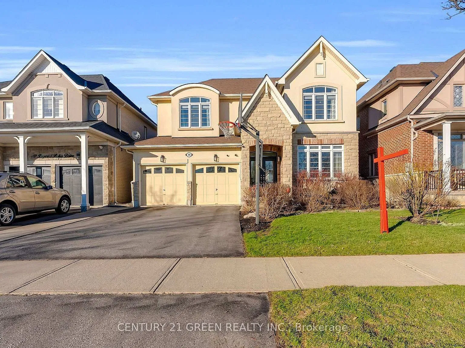 6 bed, $4,600 — Photo 1