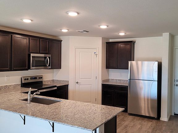 Kitchen Alternate view