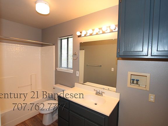 5th image of 17389 Hillcrest Ave