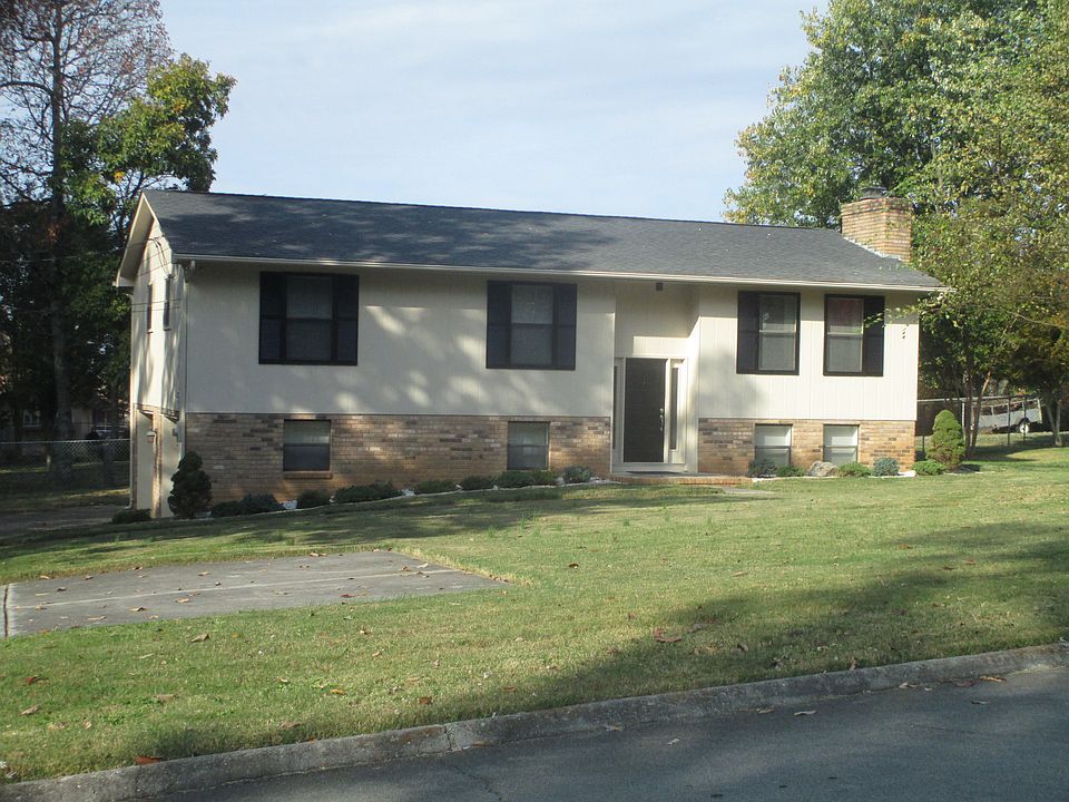 2nd image of 2815 Big Bend Dr