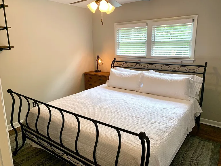 176 Georgia Ave — Photo 7