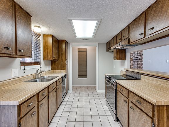 5th image of 10157 Buffalo Grove Rd