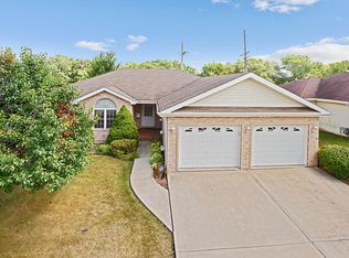 3219 Sandy Ridge Dr, Steger, IL 60475