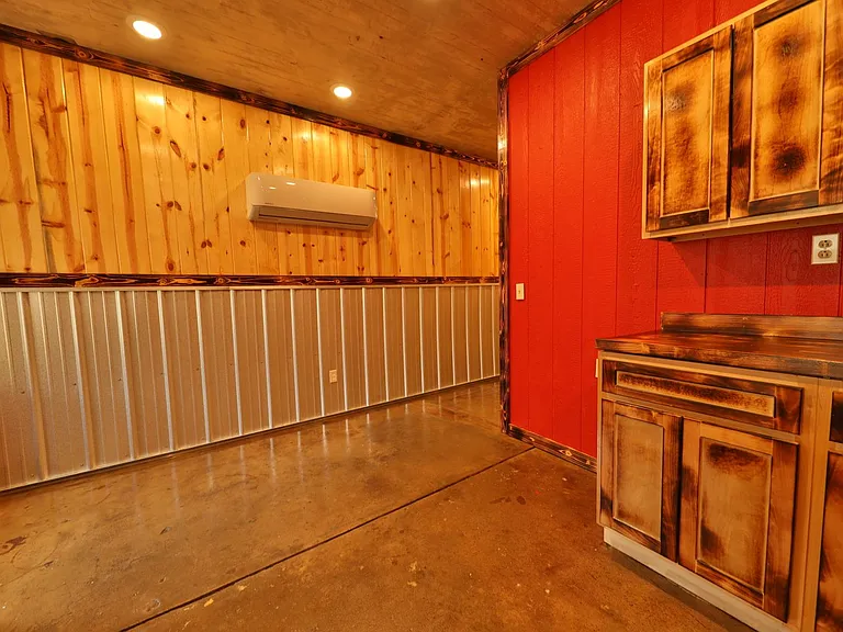 213 Lee St — Photo 3